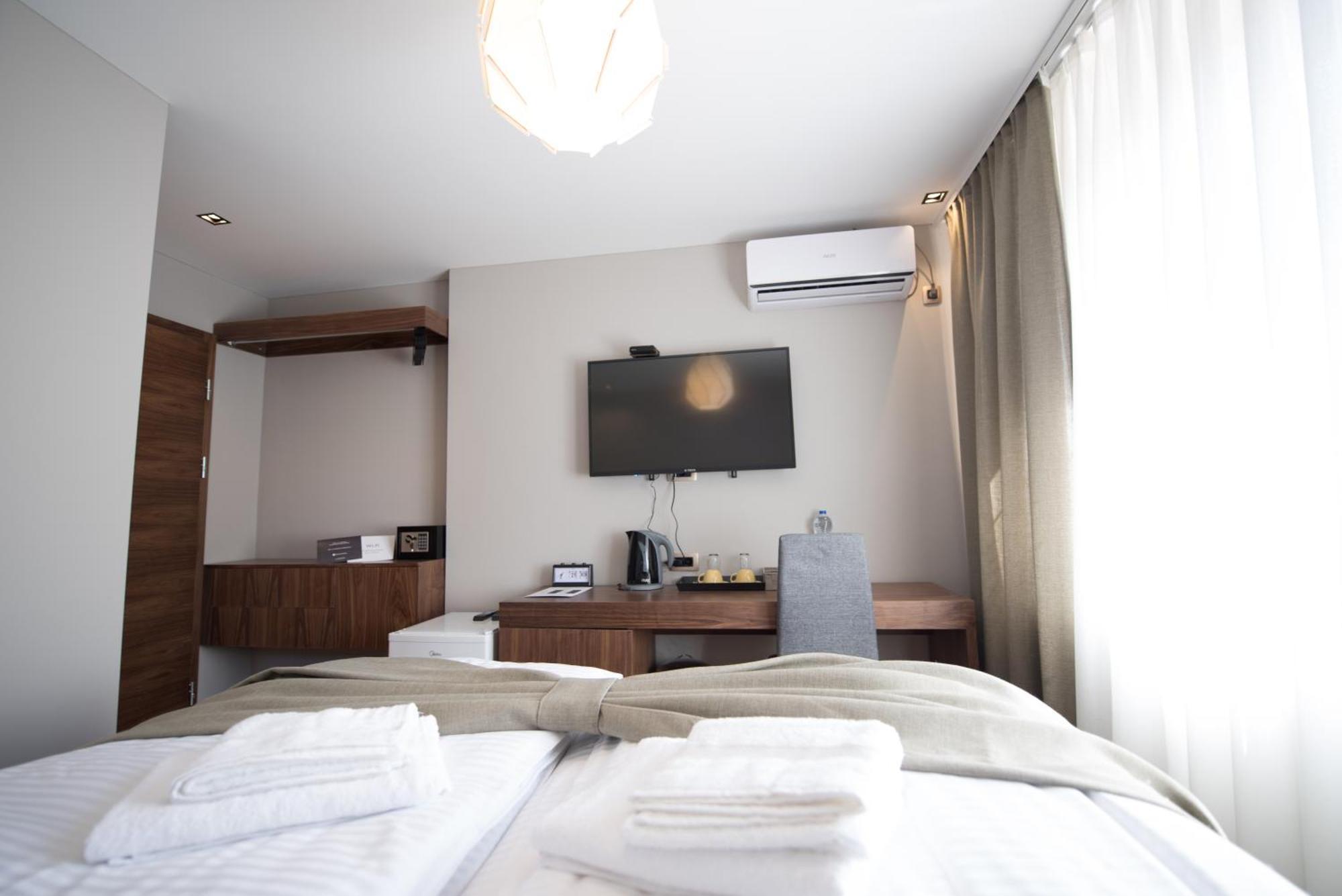 Boulevard Exclusive Pristina Exterior foto